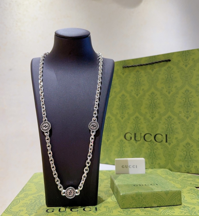 G*u*i necklaces